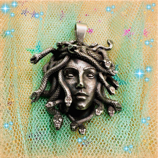 Colgante Medusa