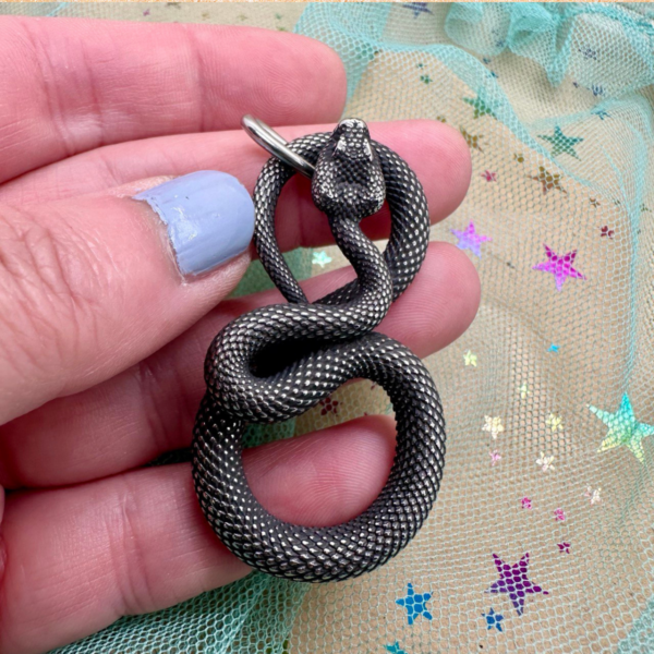 Colgante Serpiente Acero Envejecido - Imagen 2